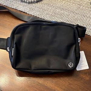 Lululemon Everywhere Belt Bag NWT